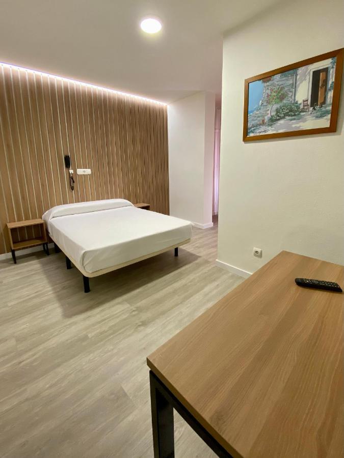 Hotel Victoria Centro อัลมูเญการ์ ภายนอก รูปภาพ